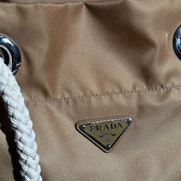 $2,500 mariner medium nylon tote bag - Picture 3 of 6